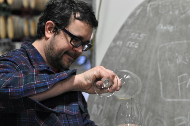 Hardy Wallace pours Semillon