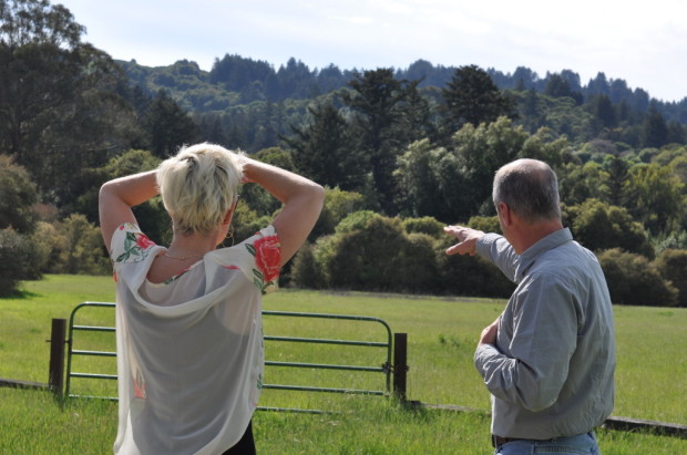 Jim Varner explaining the vineyards location